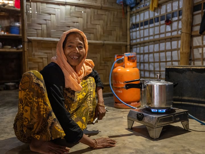 UK, Qatar to provide $11.2 m to support Rohingyas, locals in Cox's Bazar