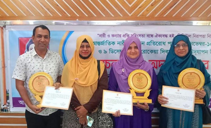 3 women receive ‘Joyita Padak’ in Narsingdi