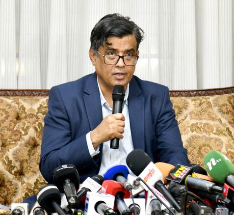Chief Adviser’s Press Secretary Shafiqul Alam briefed the media at the Foreign Service Academy this afternoon. Photo: PID