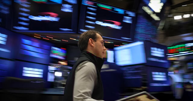 Dow, S&P 500 end at records despite AI fears