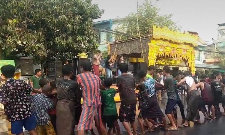 On the campaign trail in a tug-of-war Myanmar town