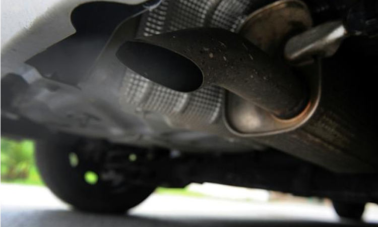 EU set to scrap 2035 combustion-engine ban in car industry boost