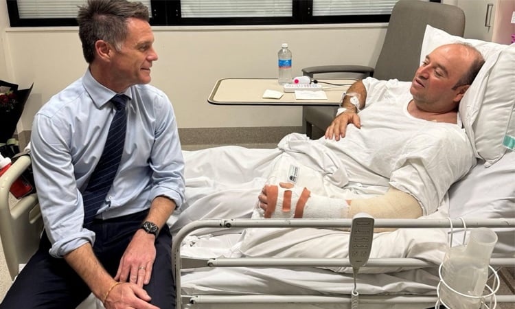 Australian PM visits Bondi Beach hero in hospital