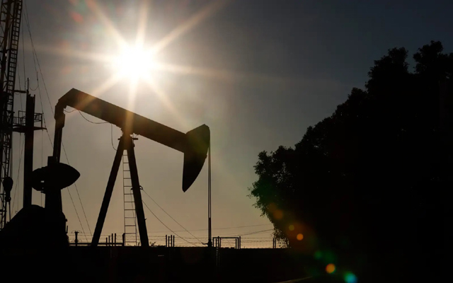 Stocks mostly retreat on US jobs, oil drops on Ukraine hopes