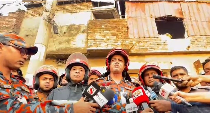 Unplanned buildings, narrow roads hamper firefighting in Islambagh blaze