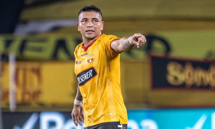 Ecuadorean footballer Mario Pineida shot and killed