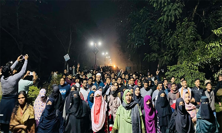 JU students protest killing of Osman Hadi