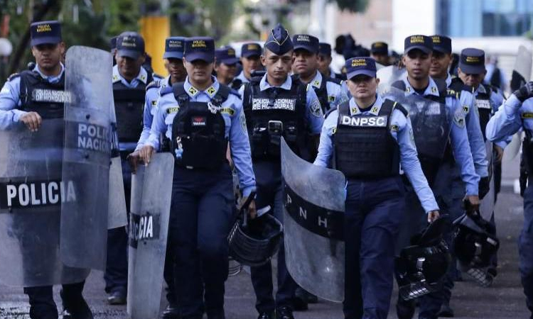 Honduras on edge as vote count drags into third week