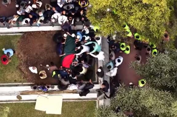 Shaheed Hadi buried beside Kazi Nazrul at DU; state mourning observed