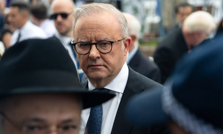 Australian PM apologises to Jewish community for Bondi shooting
