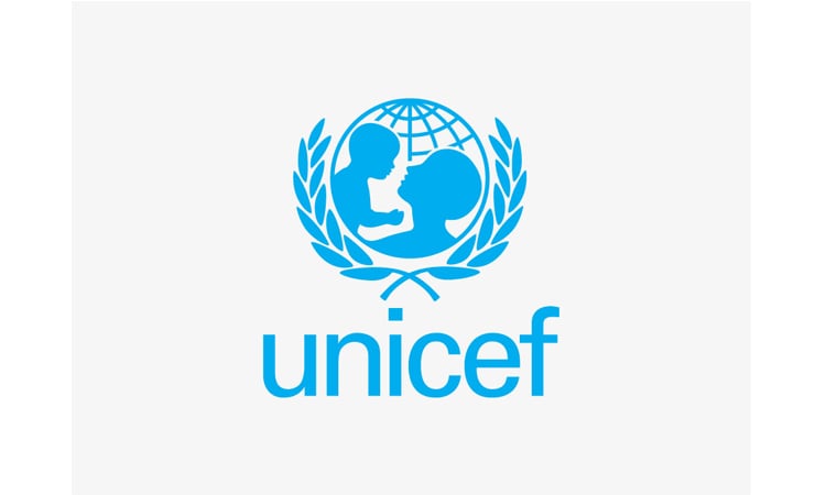 No alternative to mother's breast milk for babies' nutrition