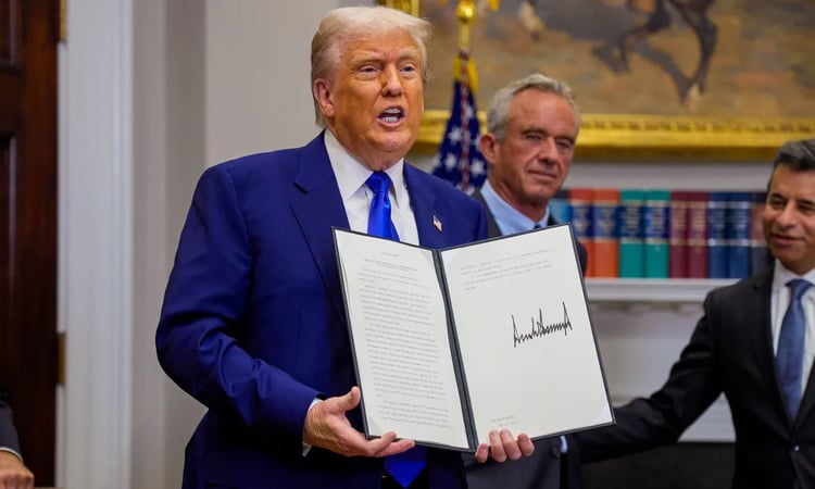 Trump boasts of forcing Macron to submit to demand on drug prices