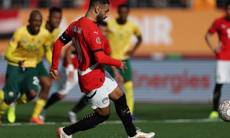 Salah helps Egypt beat South Africa and book last-16 place