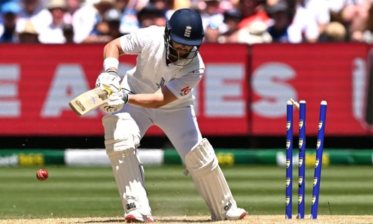 England 77-2 at tea, need 98 more to win chaotic 4th Ashes Test