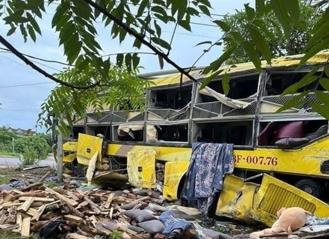 Vietnam bus crash kills nine