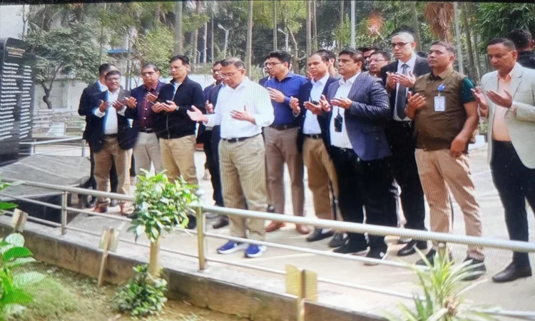 Tarique Rahman visits graves of army officers martyred in Pilkhana tragedy