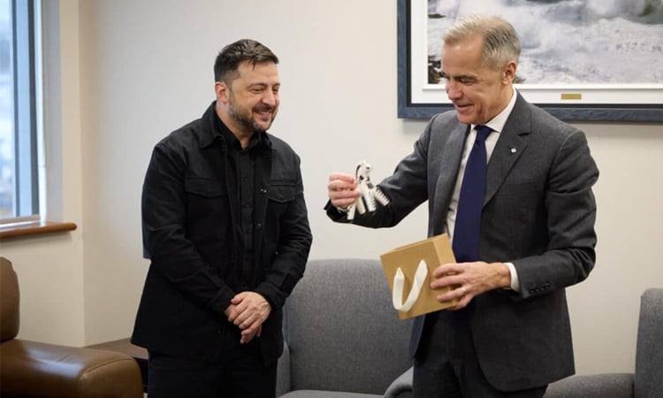 Zelensky talks with allies en route to US as Russia pummels Ukraine