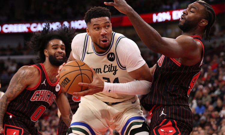 Giannis triumphant in NBA return as Spurs win streak ends