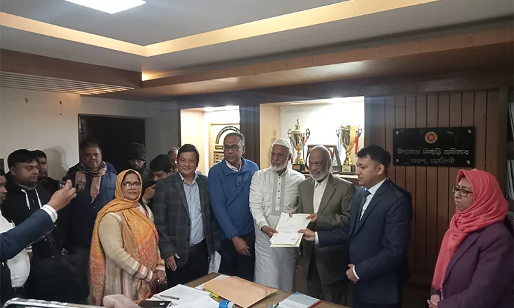 Moin Khan submits nomination papers for Narsingdi-2 constituency 