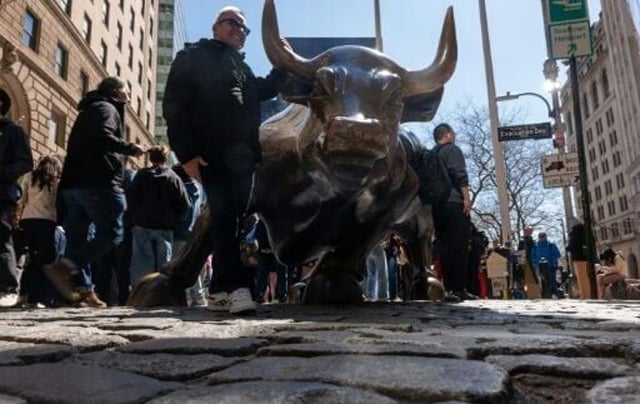 World stocks sluggish as precious metals drop