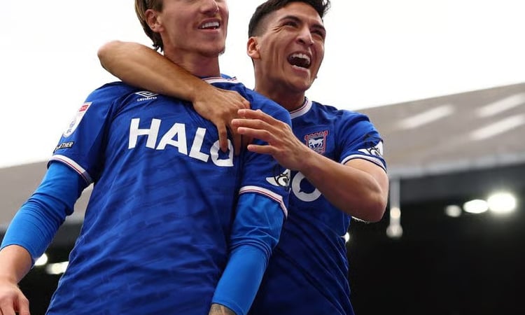 Ipswich rock Championship leaders Coventry