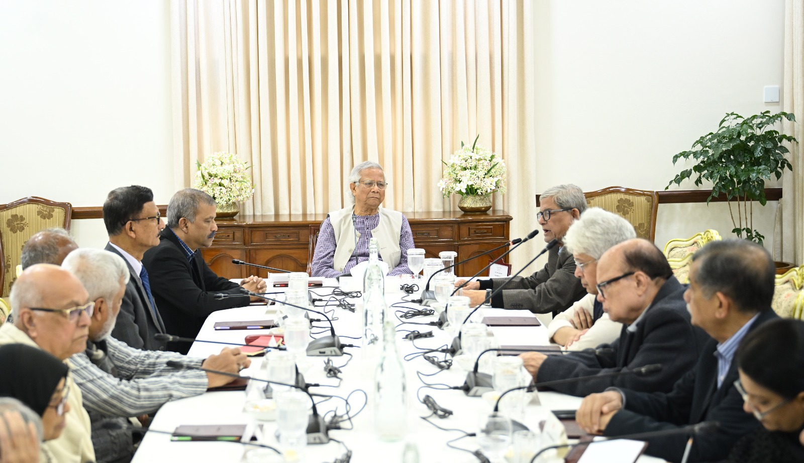 Chief Adviser Professor Muhammad Yunus chaired a special meeting of the Council of Advisers at the State Guest House Jamuna this morning. Photo: CA's Press Wing