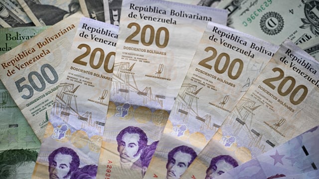 In Venezuela, price of US dollar up 479 percent in a year