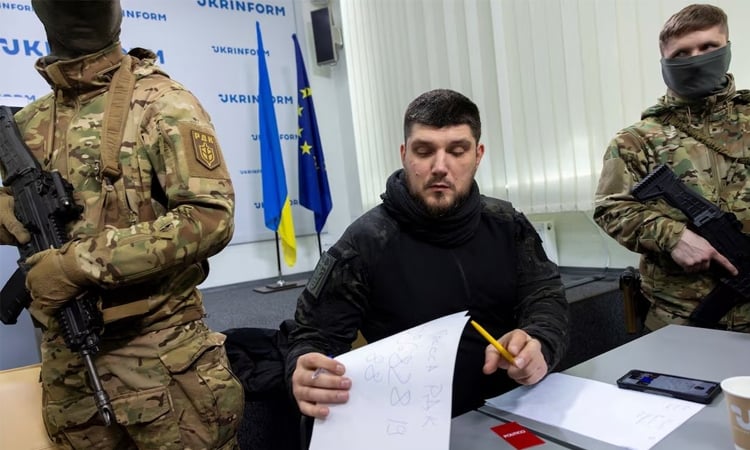 Ukraine says faked death of anti-Kremlin Russian fighter