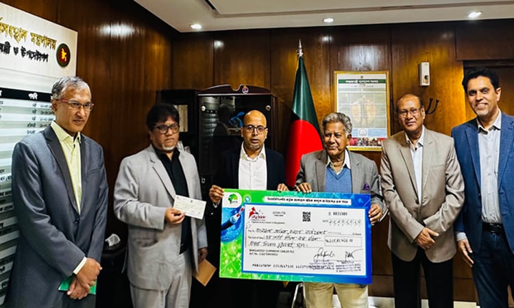 Submarine Cables hands over Tk 1.25cr cheque to Labour Welfare Foundation