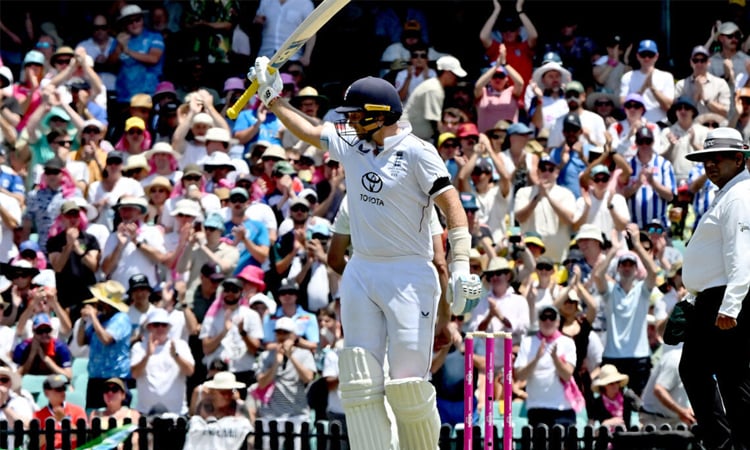 Root in Ponting territory with 41st Test century at 5th Ashes Test