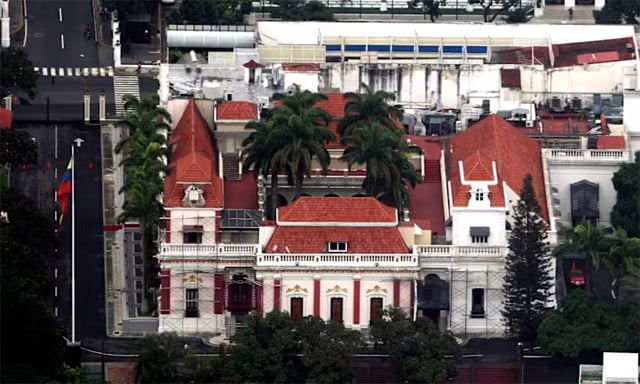 Shots fired near Venezuela presidential palace: witnesses