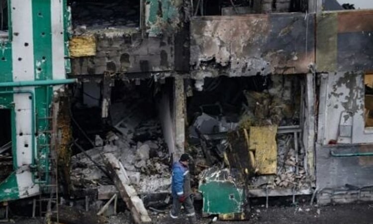 'Of course it's not safe': small city in Russia tries to shrug off war