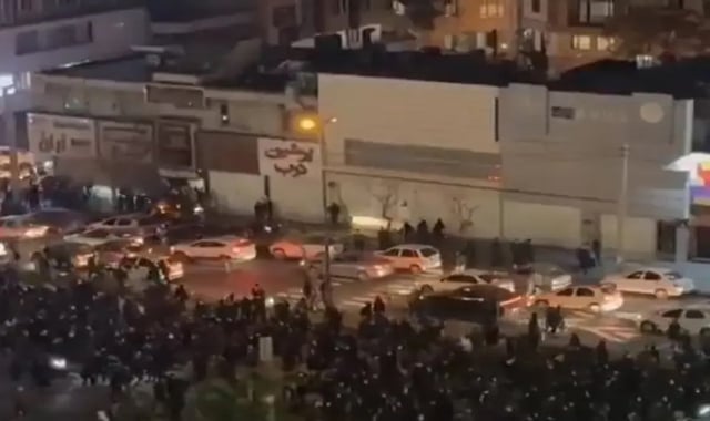 Iranians mass on Tehran avenue in major anti-govt protest: images verified by AFP