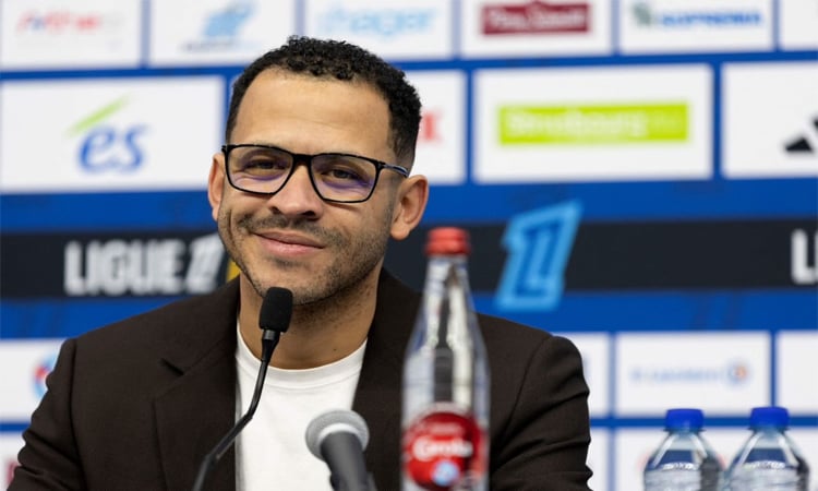 New Chelsea boss Rosenior faces FA Cup test