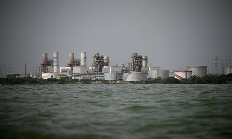 Trump says US oil pledged $100 bn for Venezuela ahead of White House meeting