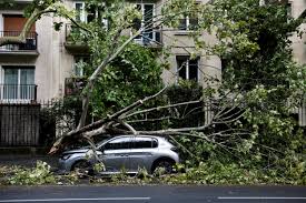 New UK death after storms, 100,000 French homes without power