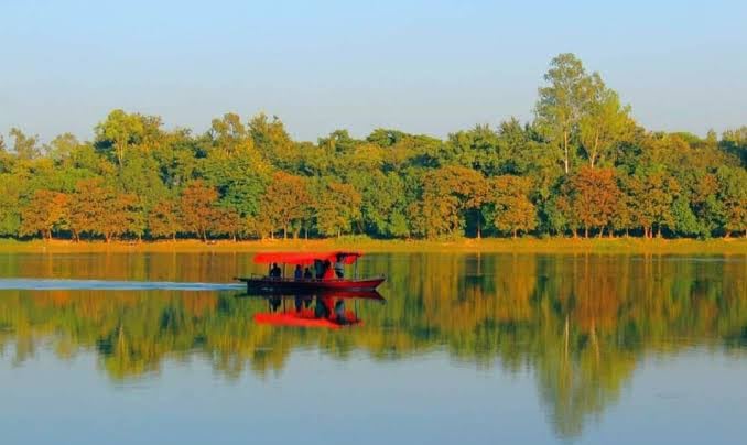 Ramsagar Dighi draws heavy tourist rush during winter