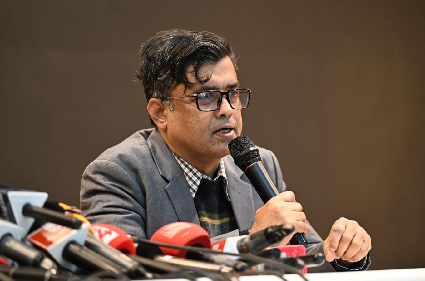 Chief Adviser Press Secretary Shafiqul Alam briefed the media at the Foreign Service Academy here this afternoon. Photo: CA's Press Wing