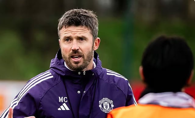 Carrick given Manchester derby baptism of fire, Frank in the firing line