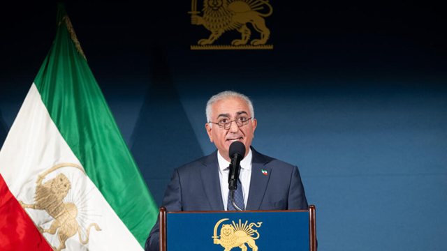 Shah's son confident Iran rulers to fall as Trump holds off