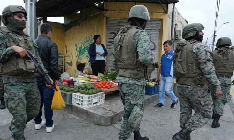 Ecuador deploys 10,000 soldiers to fight drug violence