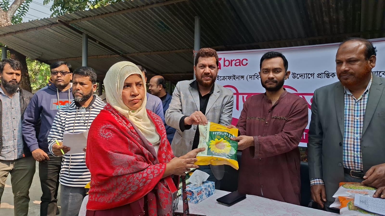 Paddy, sunflower seeds distributed among farmers in Barguna