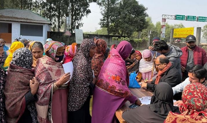 Dr Zahid provides free treatment to cold patients in Dinajpur