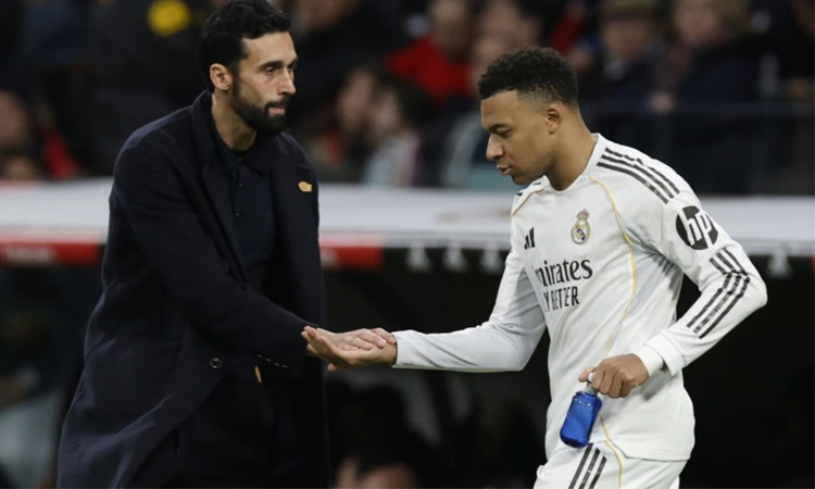 Stroking egos key for Arbeloa as Real Madrid host Monaco