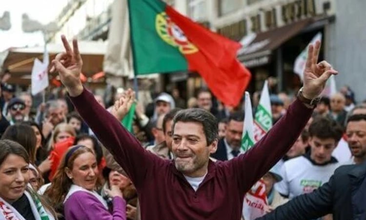 Socialist to face far-right candidate for Portugal's presidency