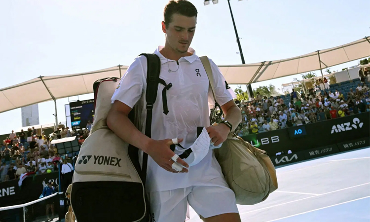 Rising star Fonseca brought back to earth at Australian Open