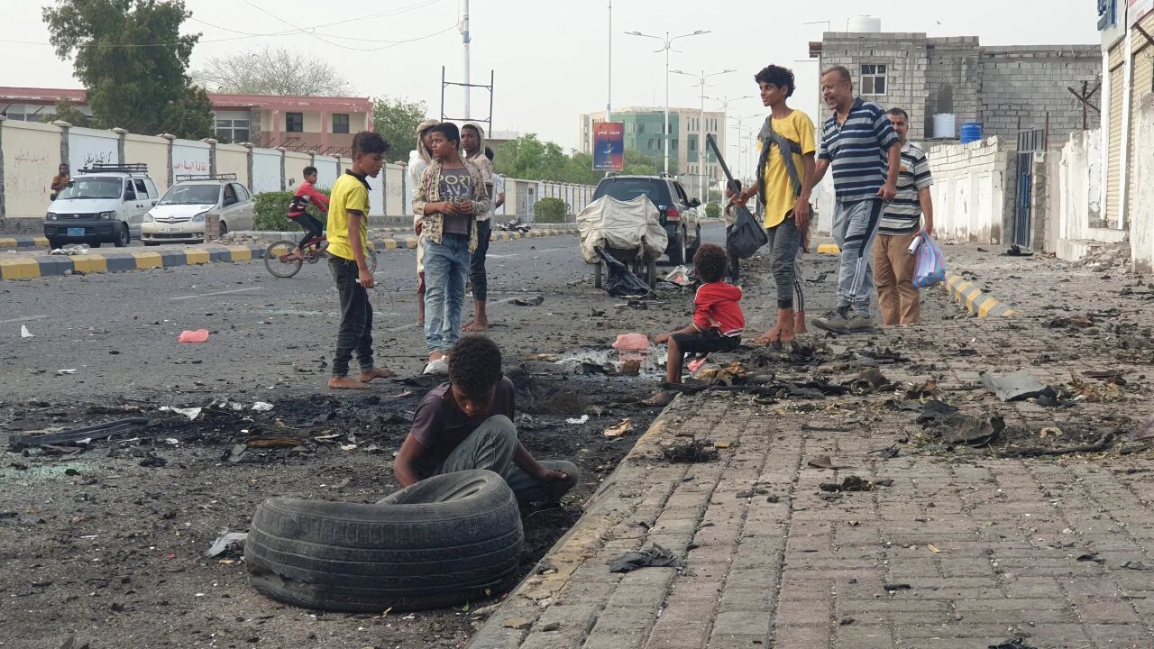 Attack on government-allied convoy in Yemen kills five