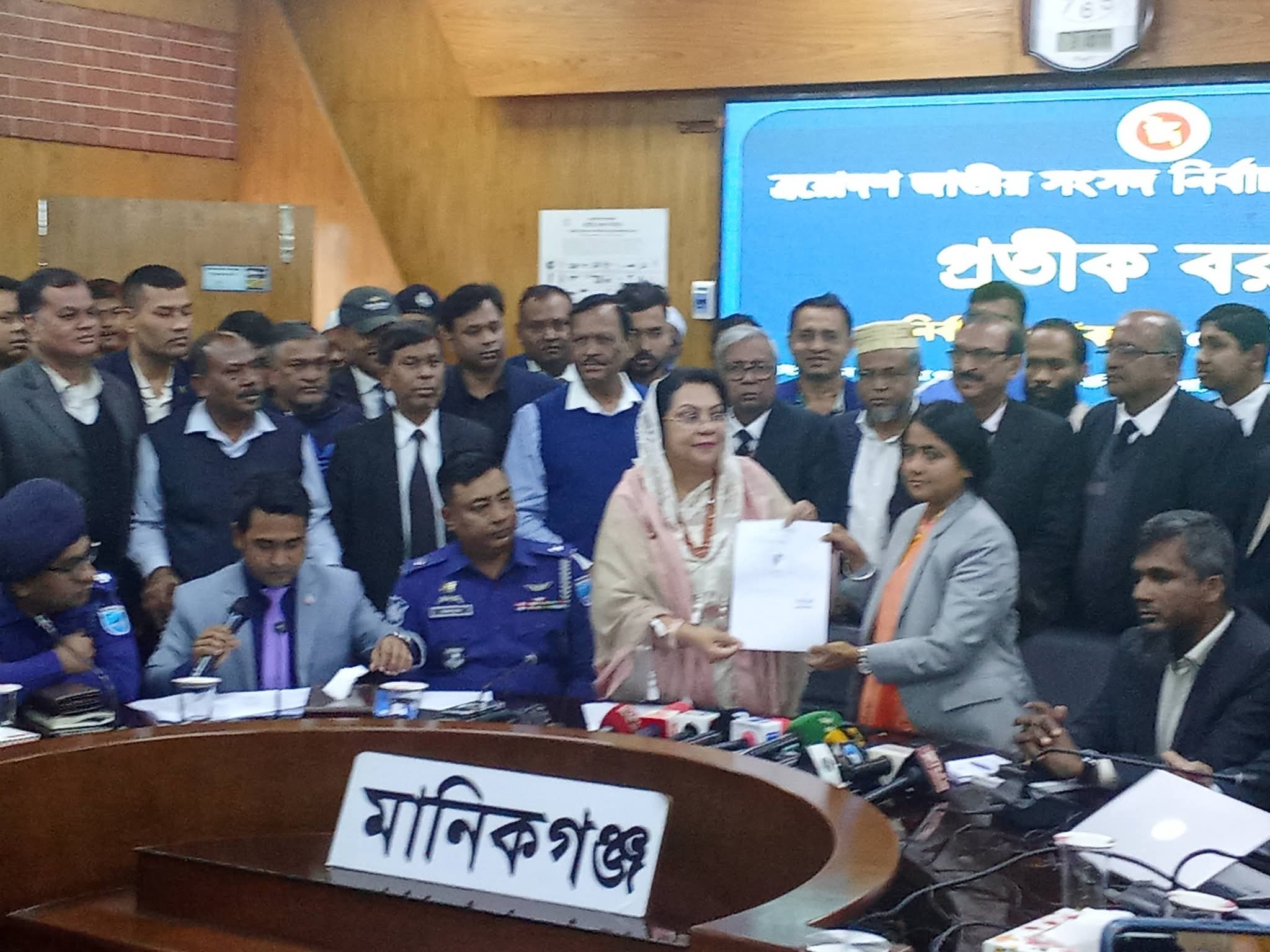 Symbols allocated for 13th JS polls in Manikganj