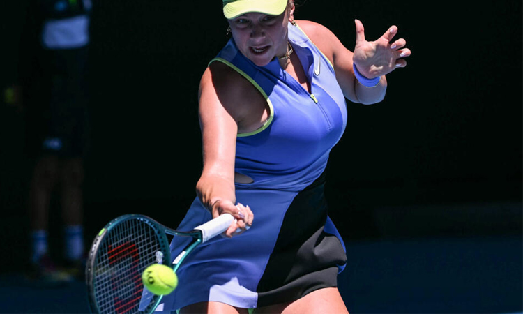 Anisimova ramps up Melbourne title bid with imperious win