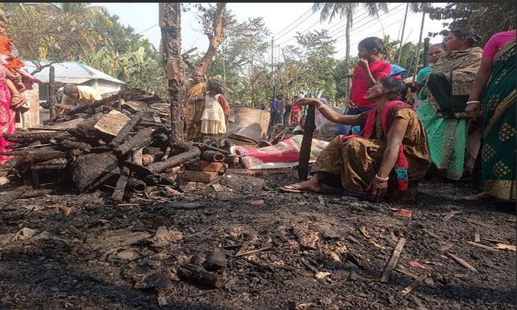 11 houses gutted in Nilphamari fire